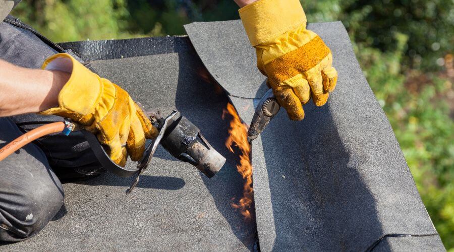 Expert Emergency Roof Repairs services in Crossville, IL